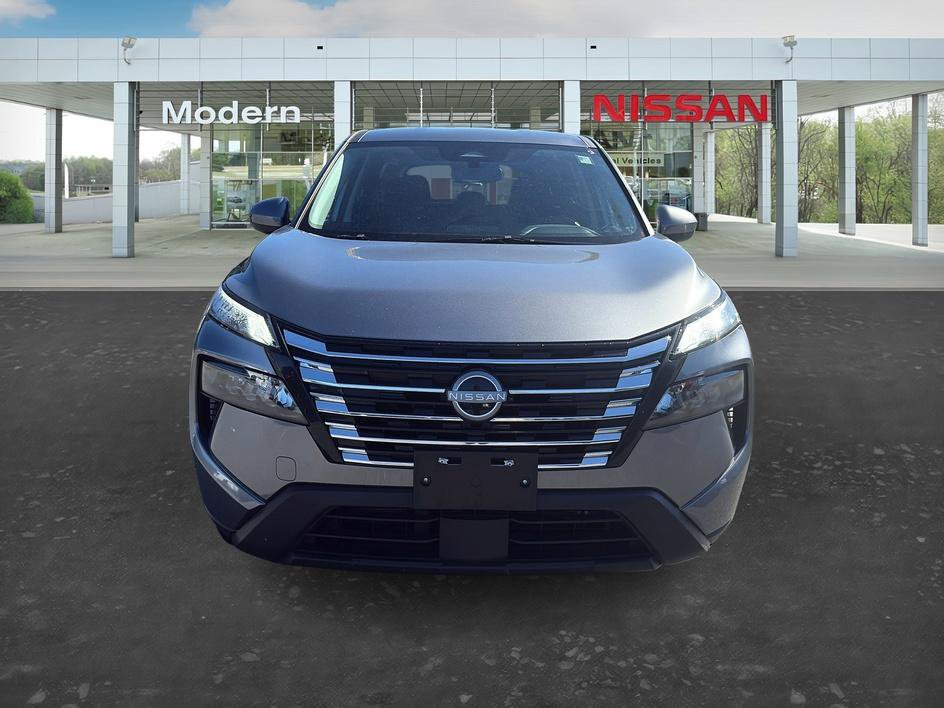 Certified 2025 Nissan Rogue SV FWD image 8