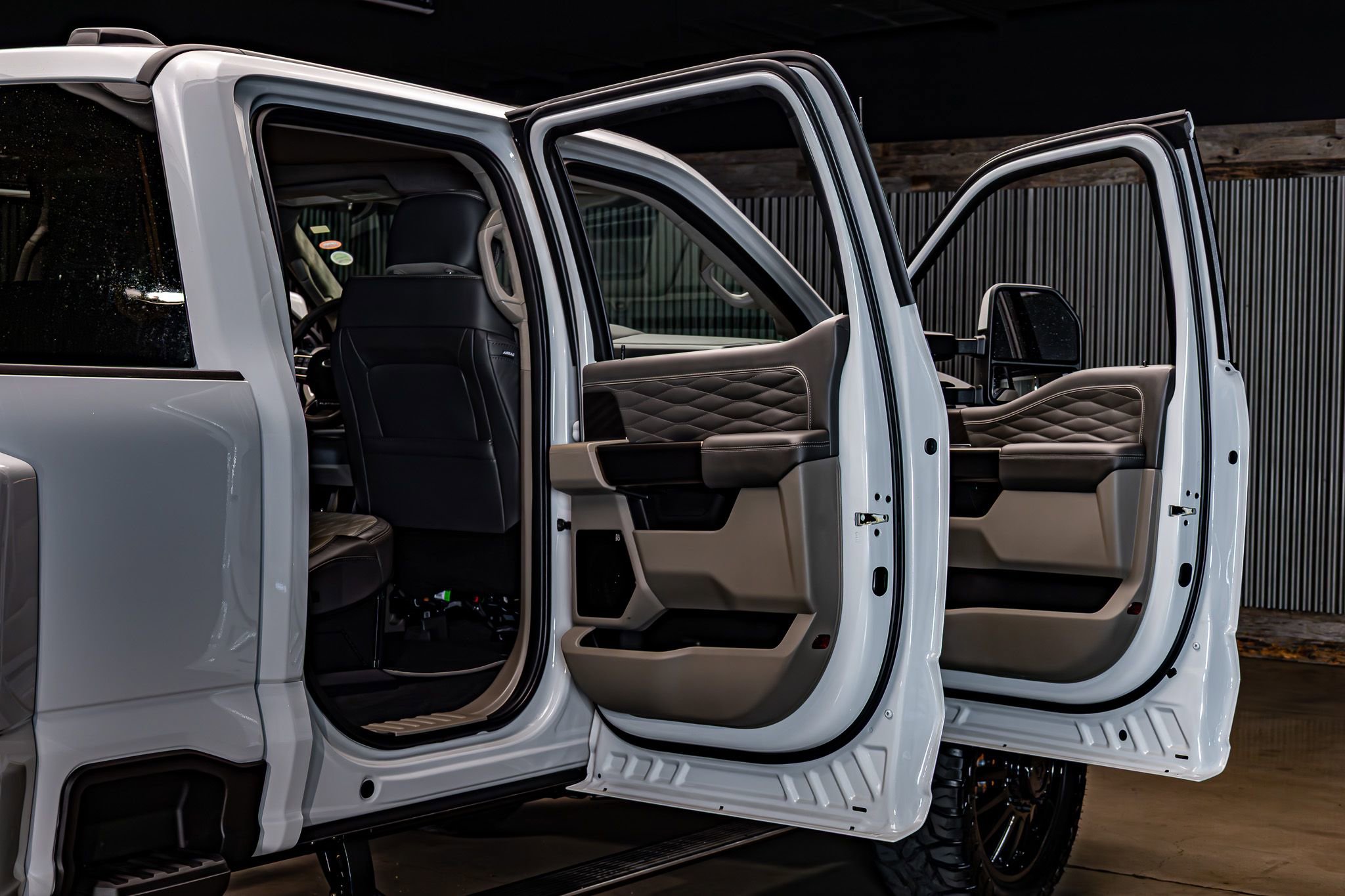 Used 2026 Ford F450 Platinum w/ Platinum Plus Package image 31