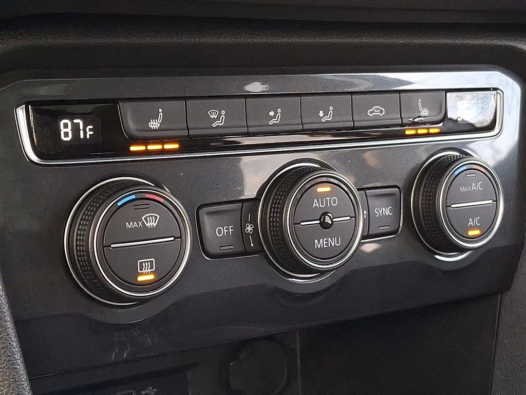 Used 2021 Volkswagen Tiguan SE w/ Panoramic Sunroof Package image 13