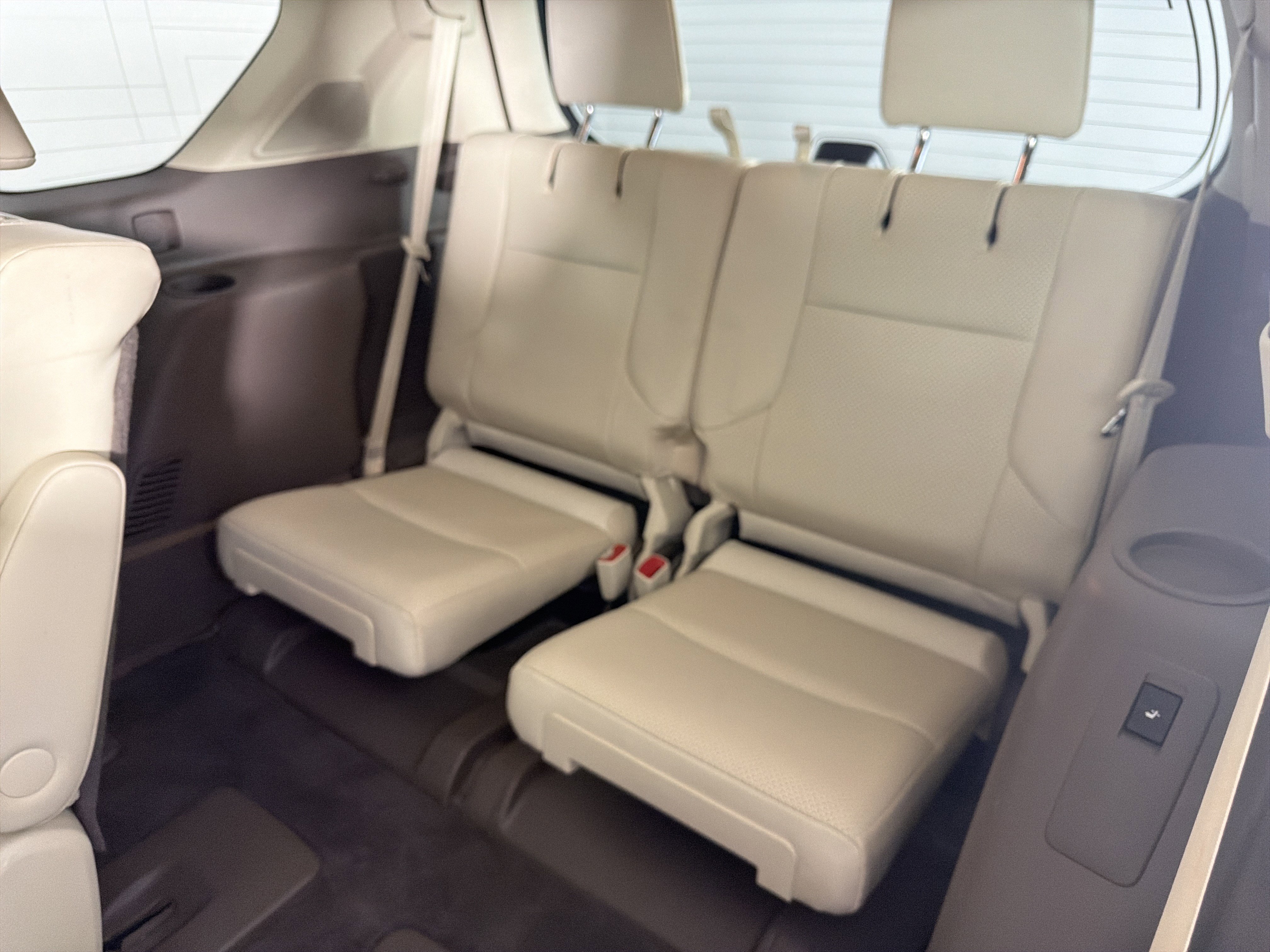 Used 2019 Lexus GX 460 Luxury w/ Sport Design Package AWD/4WD image 24