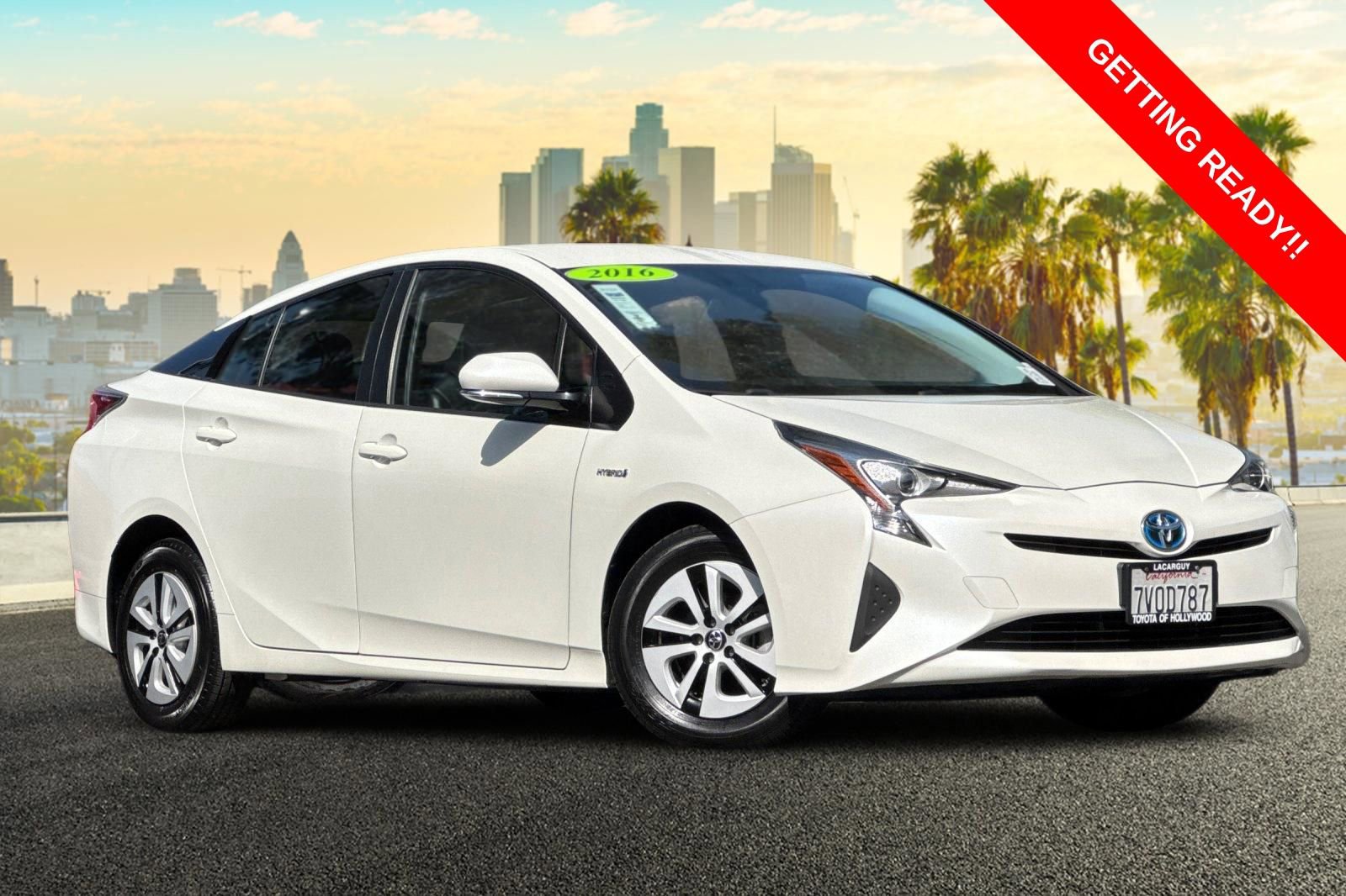 Used 2016 Toyota Prius Four image 2