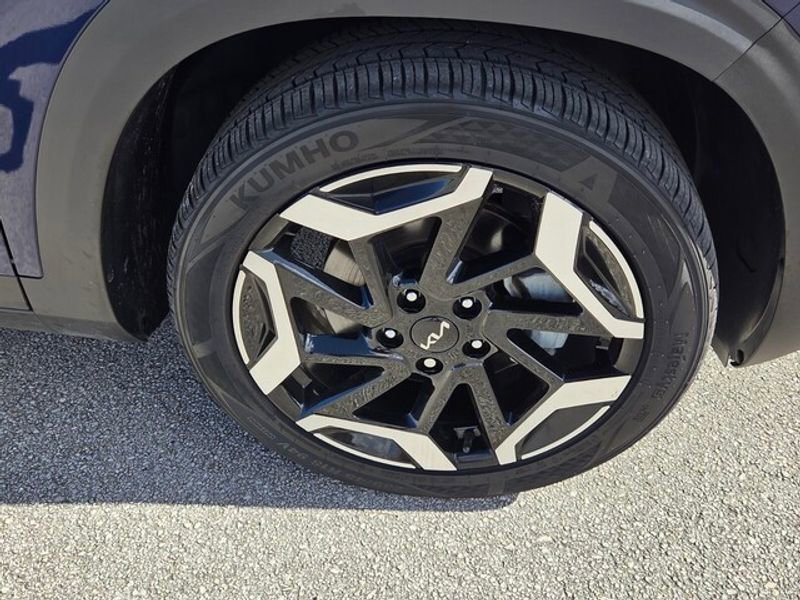 Used 2024 Kia Seltos SX w/ SX Sunroof Package image 15