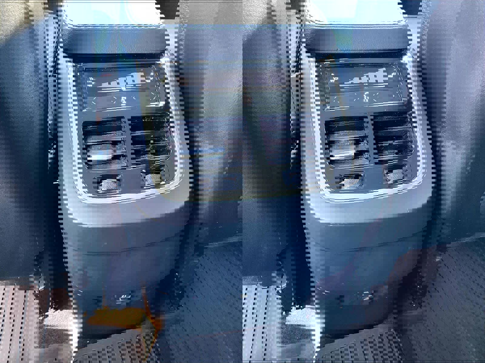 Used 2023 Volvo XC90 B6 Plus w/ Protection Package Premier image 38