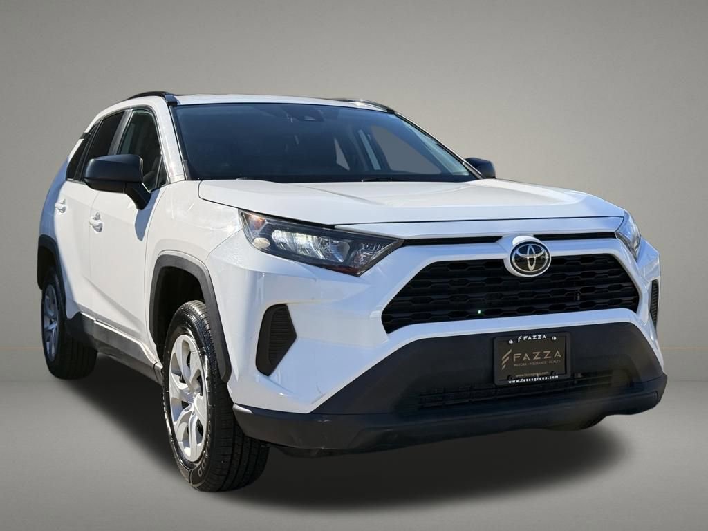 Used 2021 Toyota RAV4 LE image 8