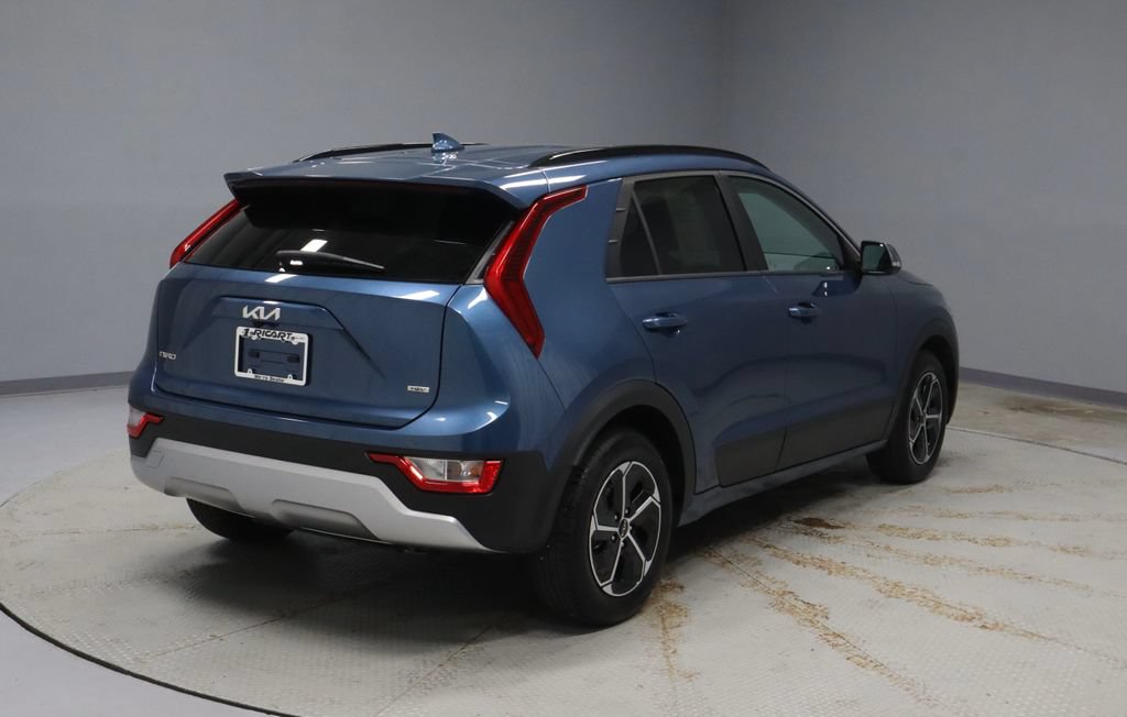 Used 2025 Kia Niro EX FWD image 11