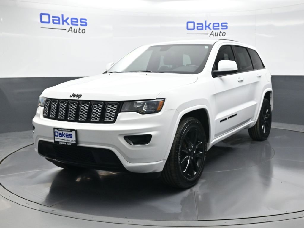 Used 2018 Jeep Grand Cherokee Altitude image 4