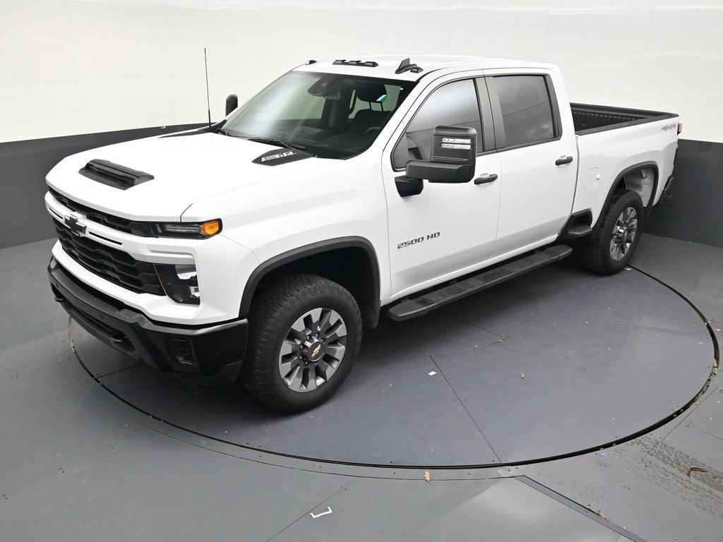Used 2025 Chevrolet Silverado 2500 Custom w/ Custom Value Package AWD/4WD image 11