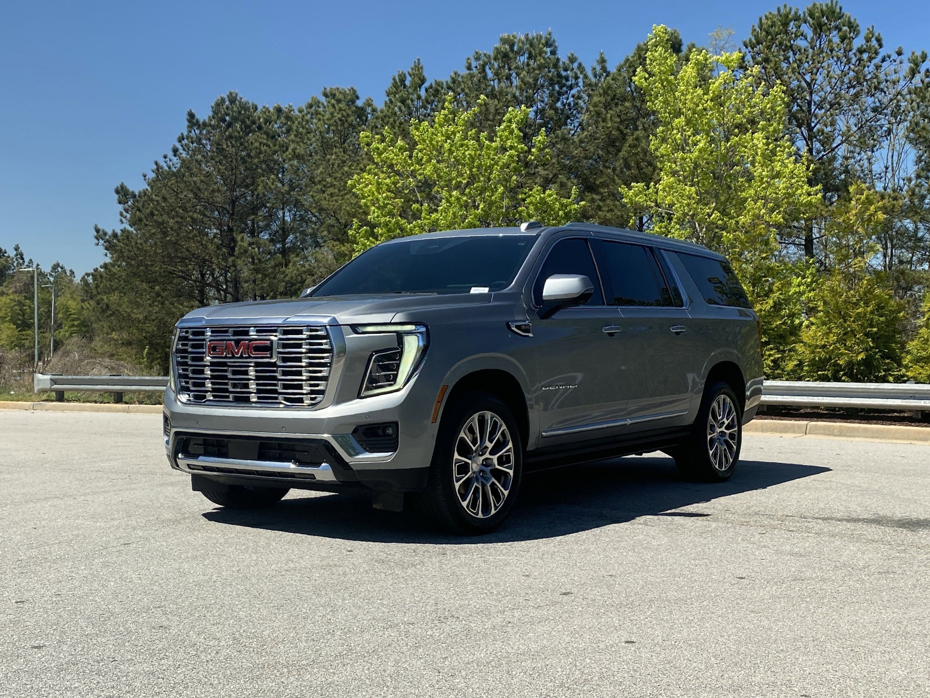 Used 2025 GMC Yukon XL Denali w/ Sun & Power Step Package image 13