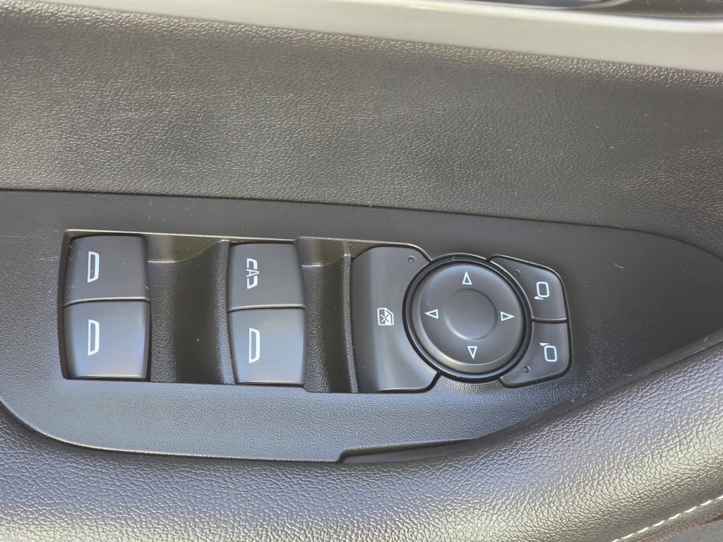 Used 2025 Chevrolet Blazer LT image 13