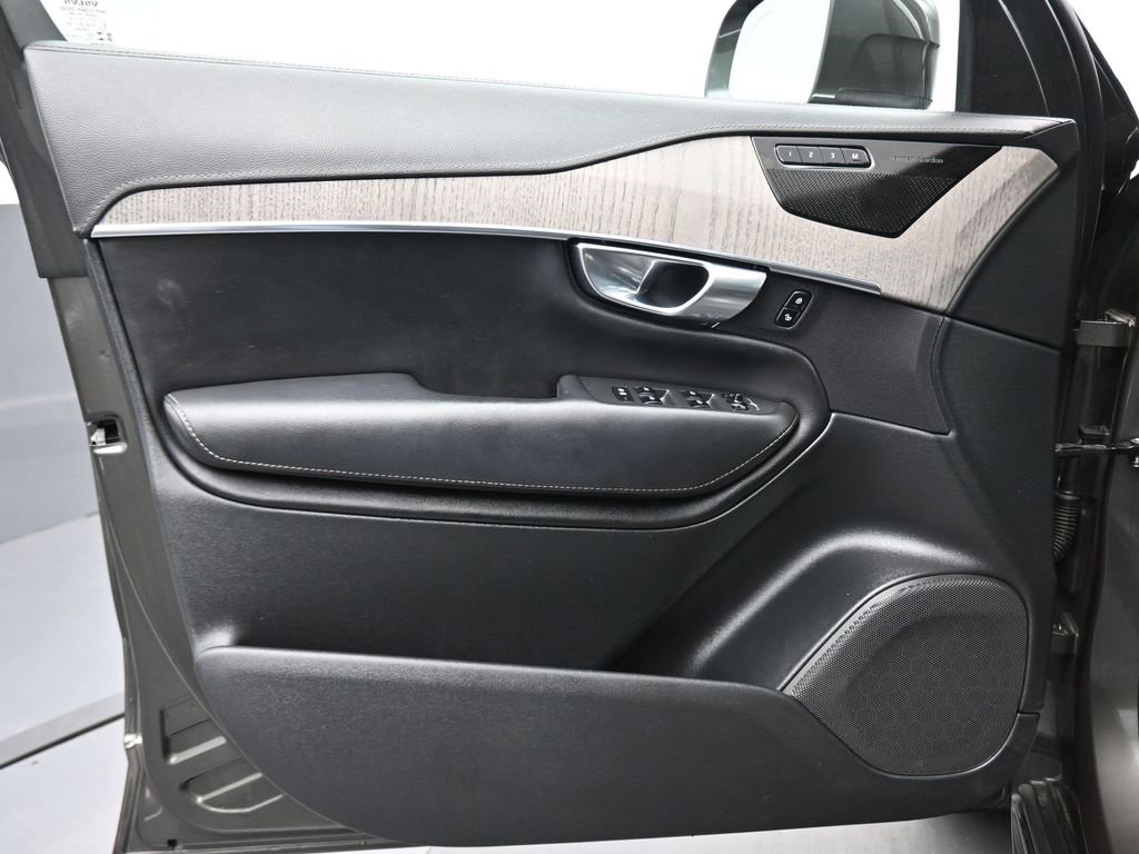 Used 2021 Volvo XC90 T6 Inscription image 9