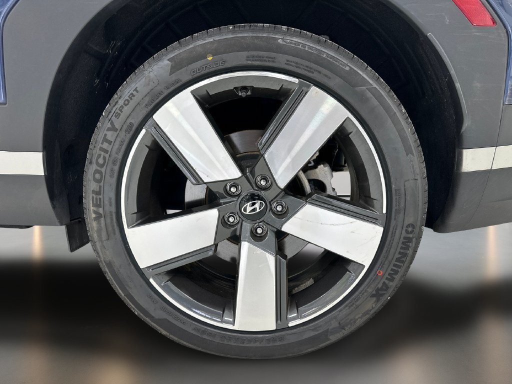 Used 2025 Hyundai Santa Fe Limited FWD image 11
