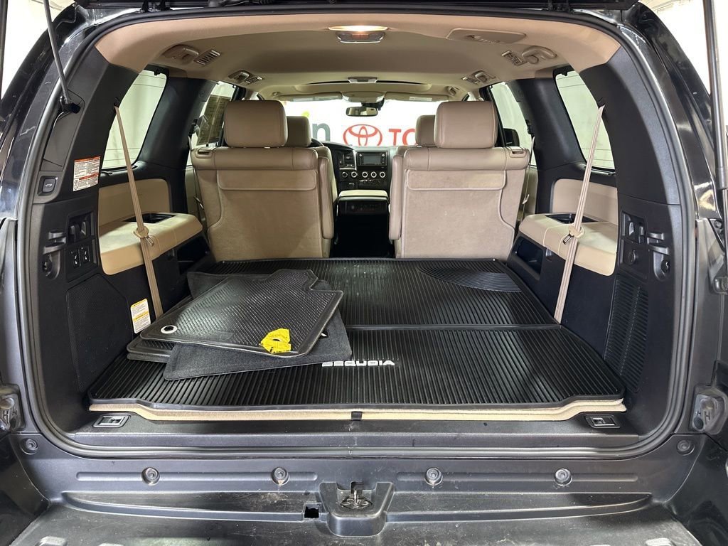 Used 2019 Toyota Sequoia Limited w/ Safety & Convenience Package image 18