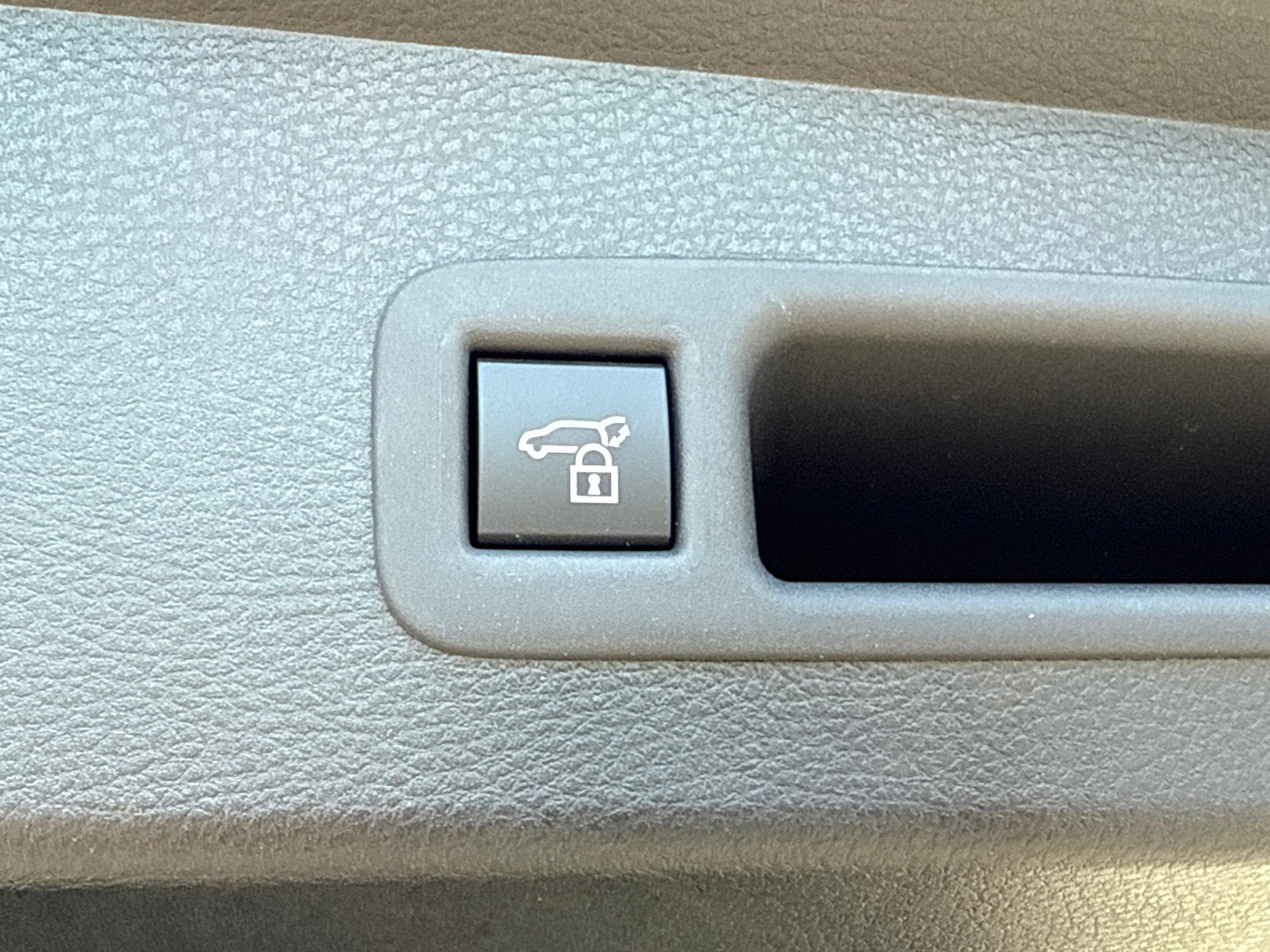 Certified 2026 Toyota Sienna XLE image 12