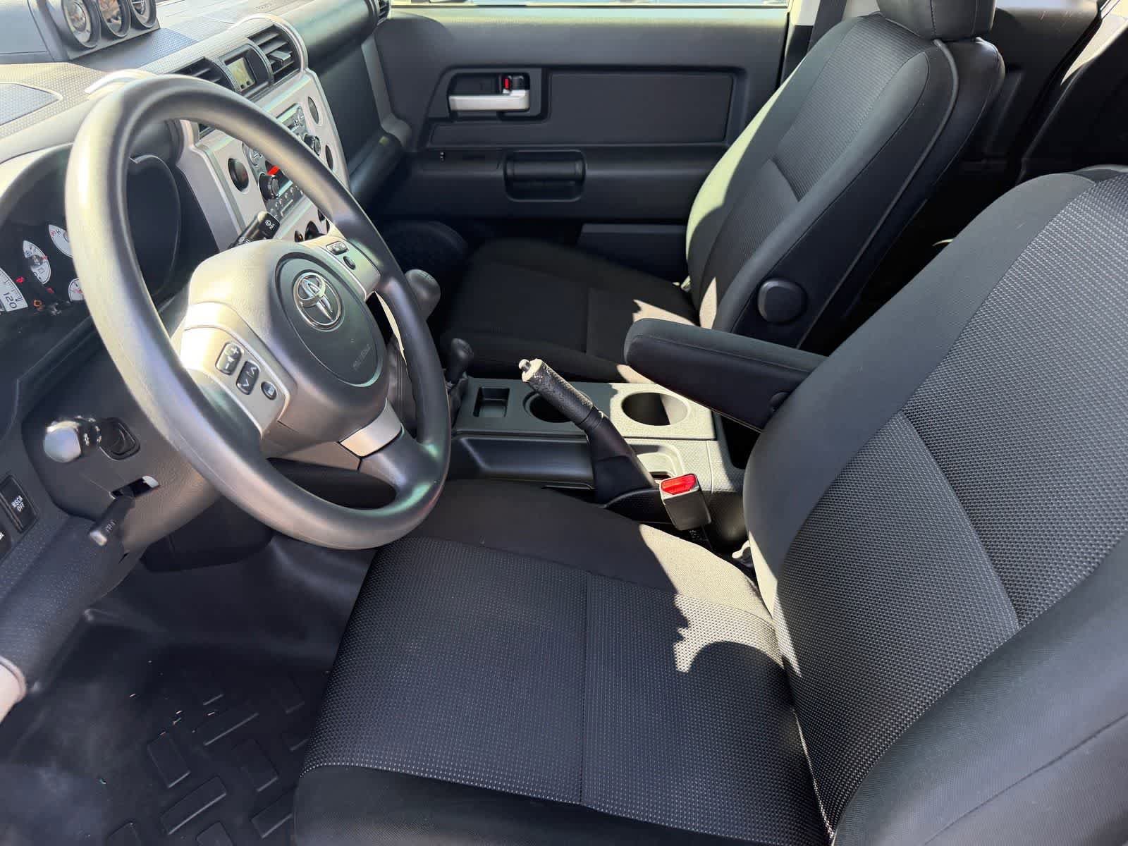 Used 2014 Toyota FJ Cruiser 4WD w/ Convenience Package image 11