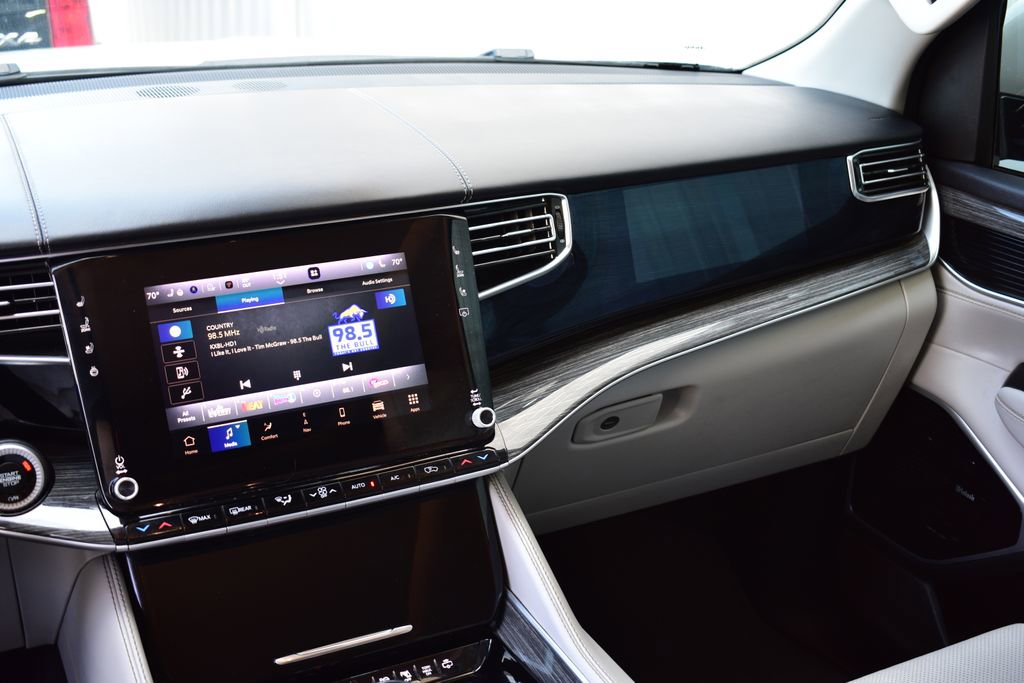 Used 2022 Jeep Wagoneer Series III w/ Premium Group I image 39