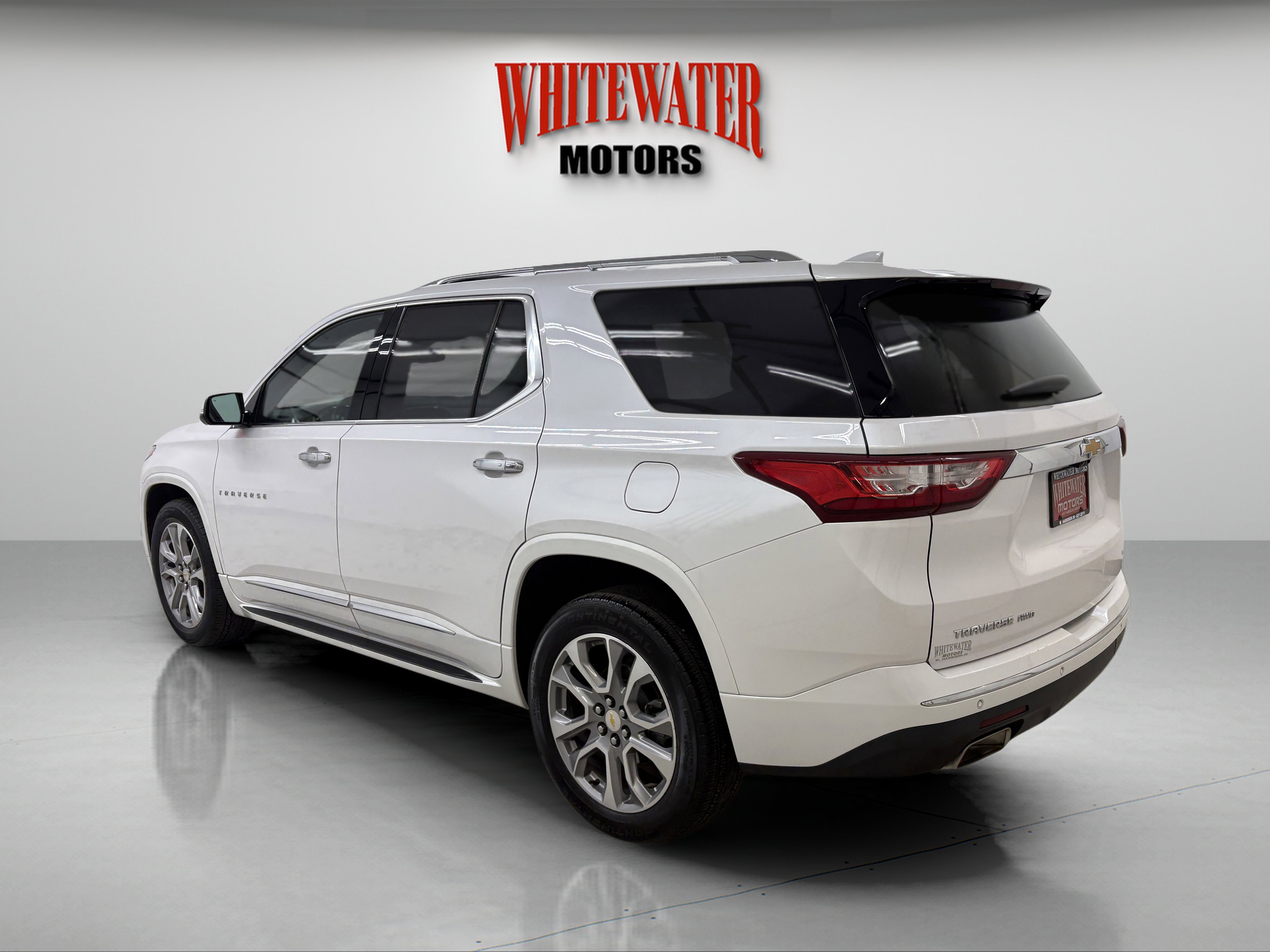 Used 2020 Chevrolet Traverse Premier image 2