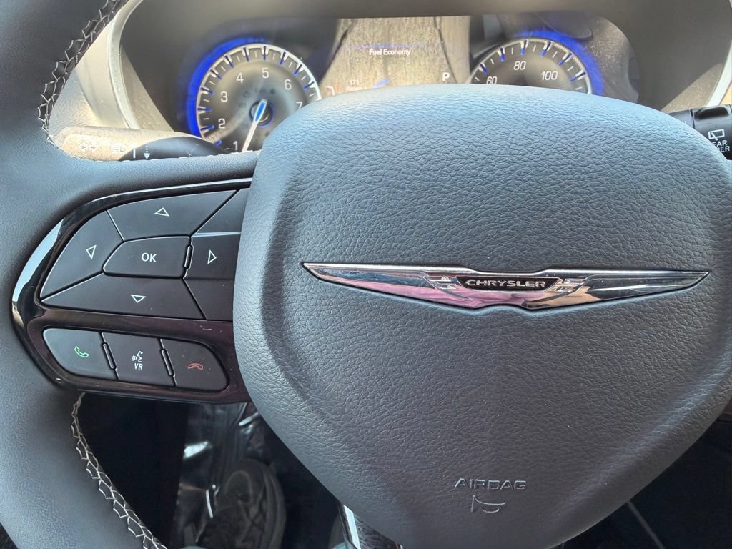 Used 2024 Chrysler Pacifica Limited w/ S Appearance Package AWD/4WD image 21