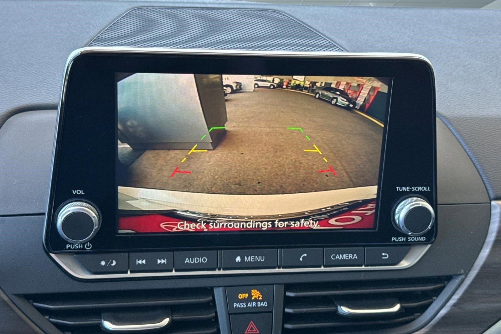 Used 2025 Nissan Altima 2.5 SV FWD image 17