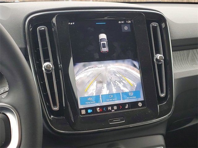 Used 2025 Volvo XC40 B5 Core image 14