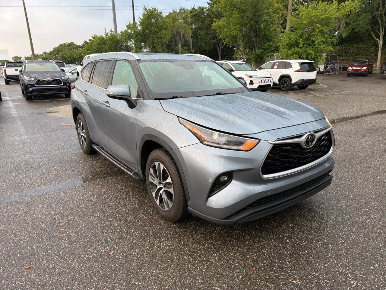 Used 2021 Toyota Highlander XLE FWD image 7