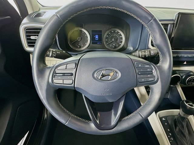 Used 2021 Hyundai Venue image 23