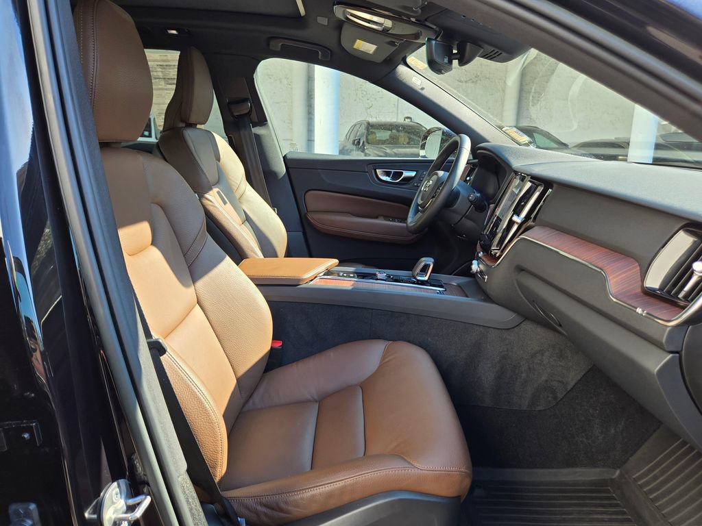 Certified 2023 Volvo XC60 B5 Plus w/ Climate Package AWD/4WD image 11