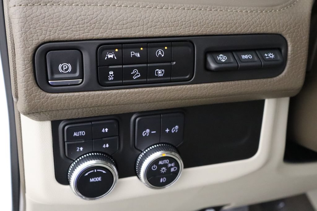 Used 2024 GMC Yukon Denali AWD/4WD image 23