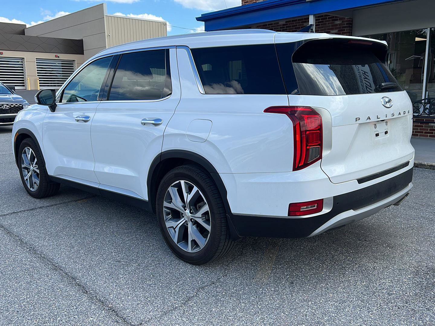 Used 2022 Hyundai Palisade SEL w/ 8P Bench Seat Package AWD/4WD image 3