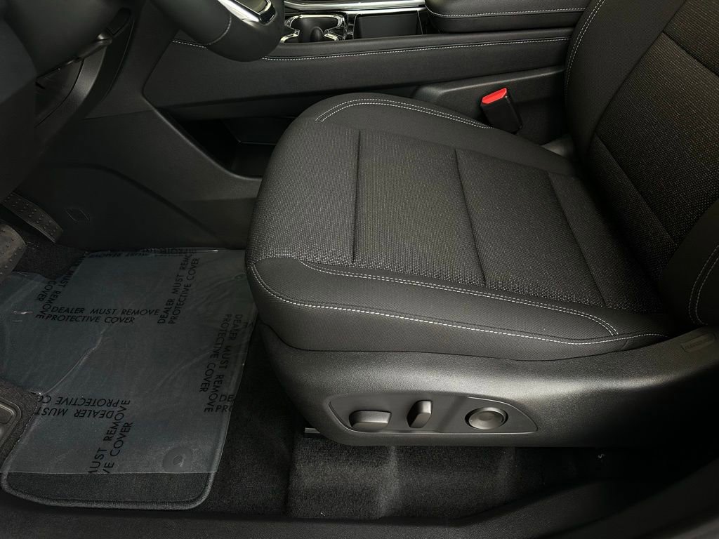 New 2026 Chevrolet Traverse LT w/ Driver Confidence Package FWD image 12