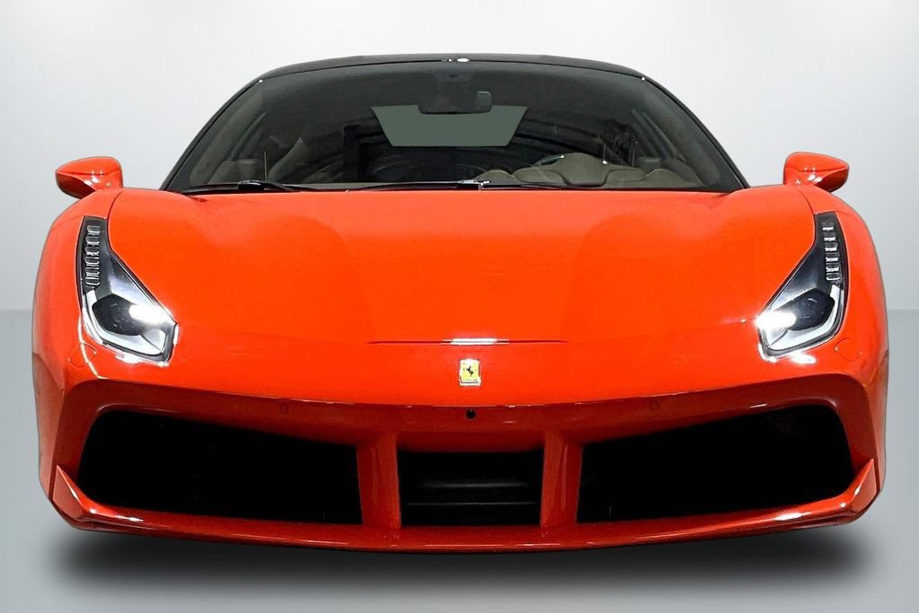 Used 2018 Ferrari 488 GTB RWD image 2
