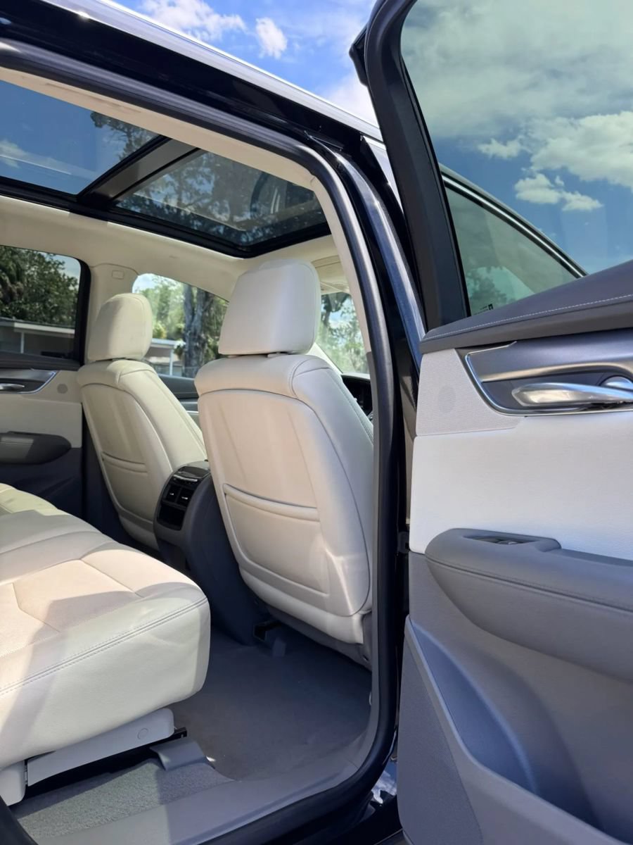 Used 2017 Cadillac XT5 Luxury w/ Driver Awareness Package FWD image 14