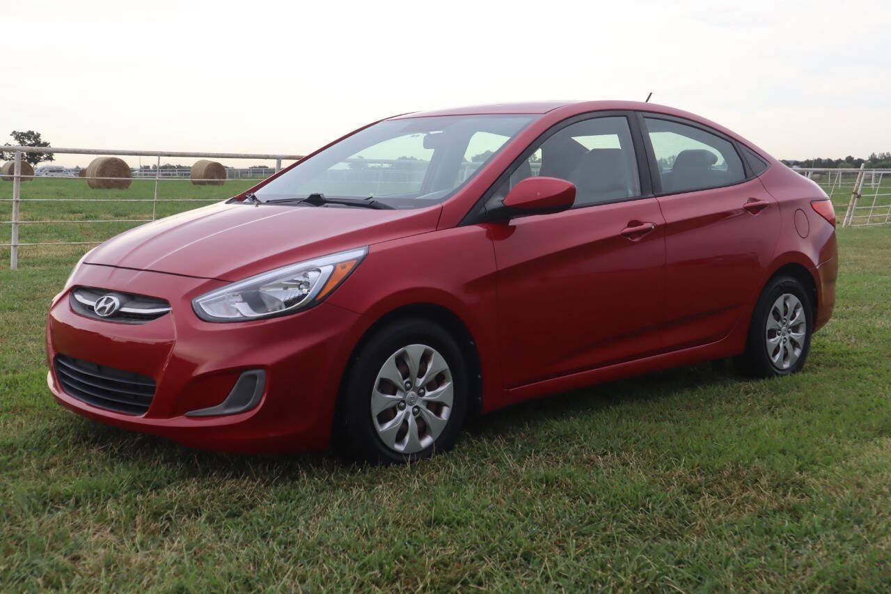 Used 2017 Hyundai Accent SE FWD image 1