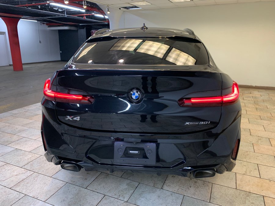 Used 2023 BMW X4 xDrive30i w/ M Sport Package AWD/4WD image 8