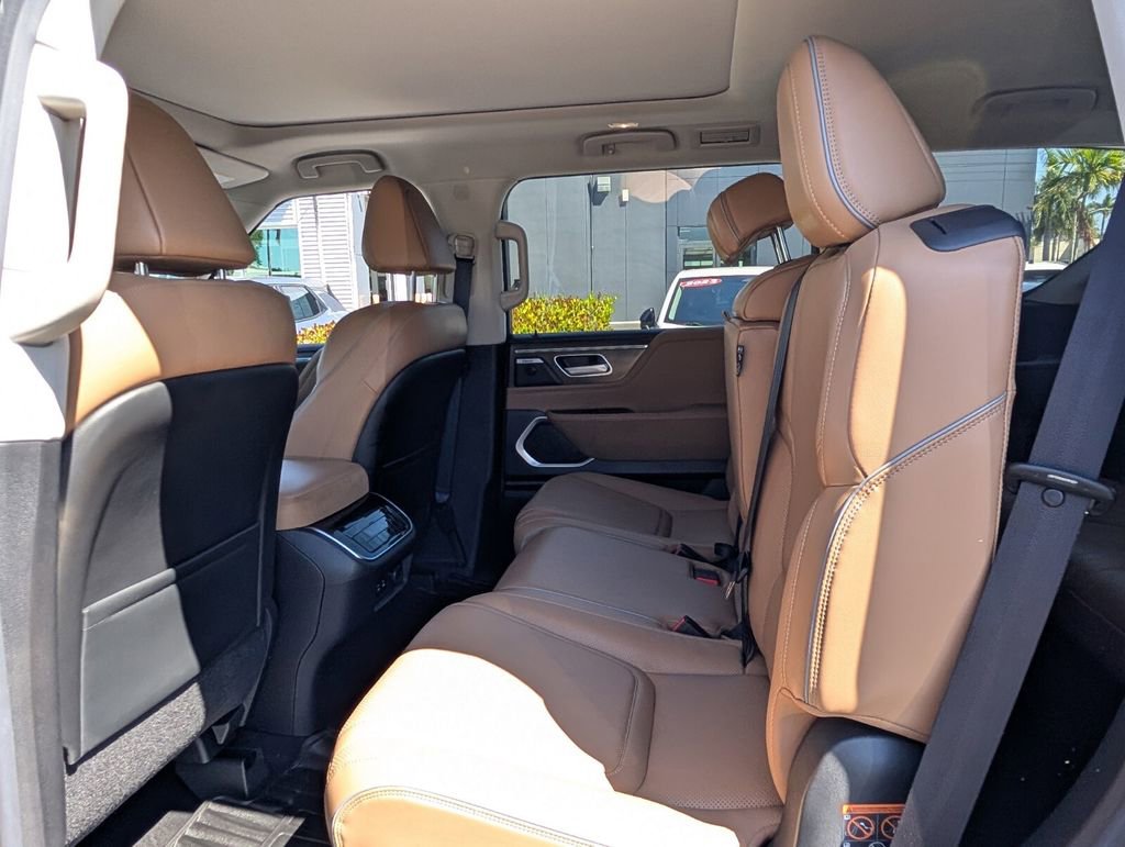 Used 2025 INFINITI QX80 Luxe image 11