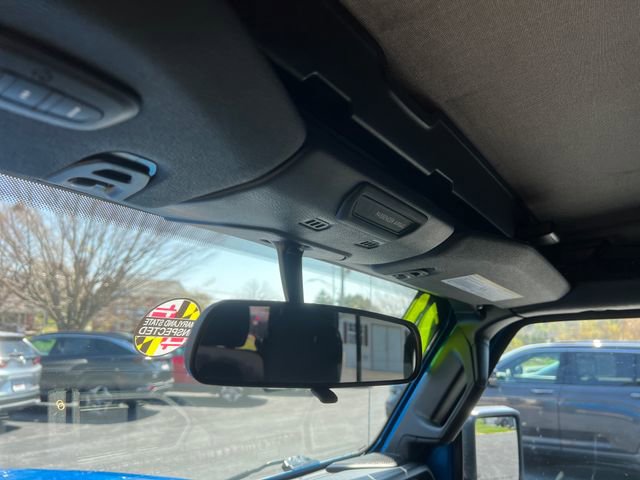 Used 2021 Jeep Gladiator Willys AWD/4WD image 21