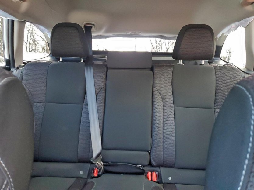 Used 2025 Subaru Outback Premium image 6