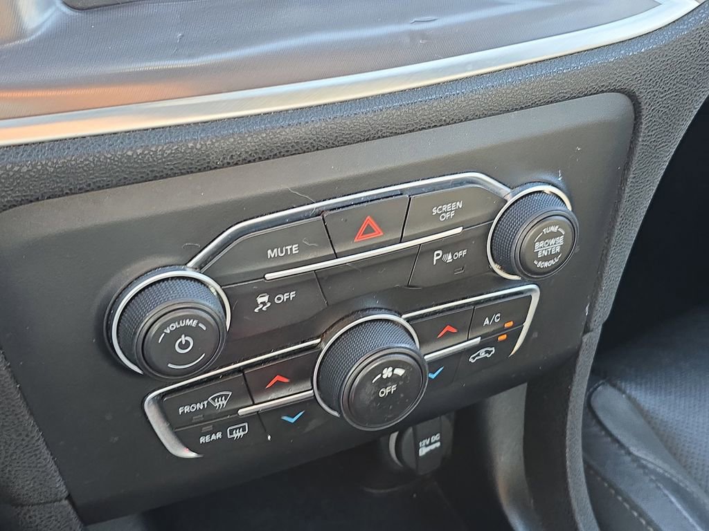Used 2019 Dodge Charger SXT w/ Leather Interior Group image 21