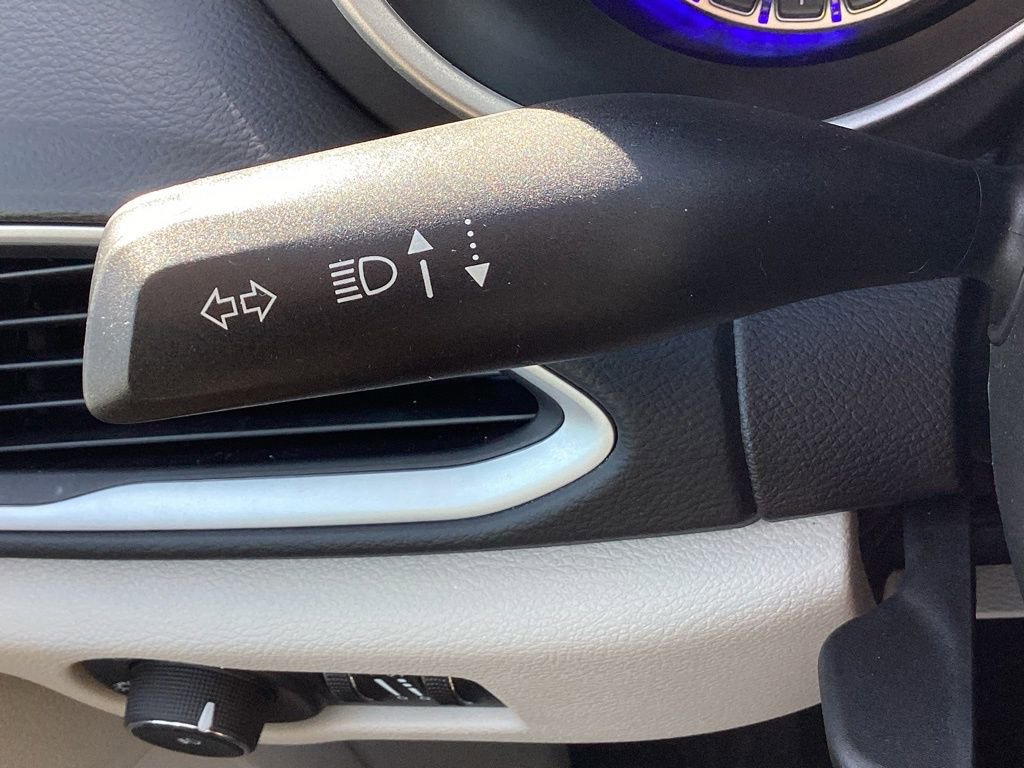 Used 2024 Chrysler Pacifica Touring-L FWD image 35