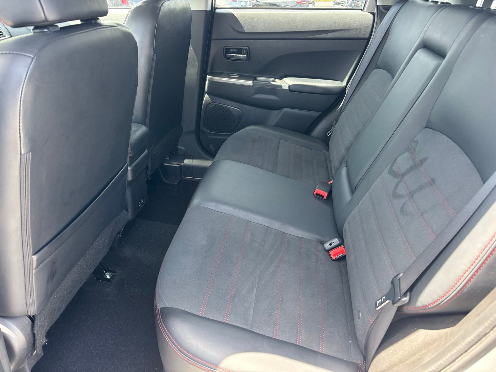 Used 2025 Mitsubishi Outlander Sport LE AWD/4WD image 13