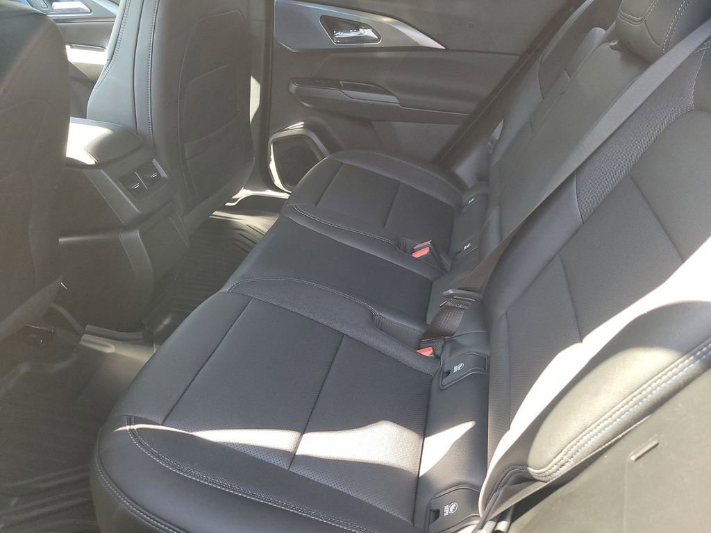 New 2026 Chevrolet Equinox EV LT image 24