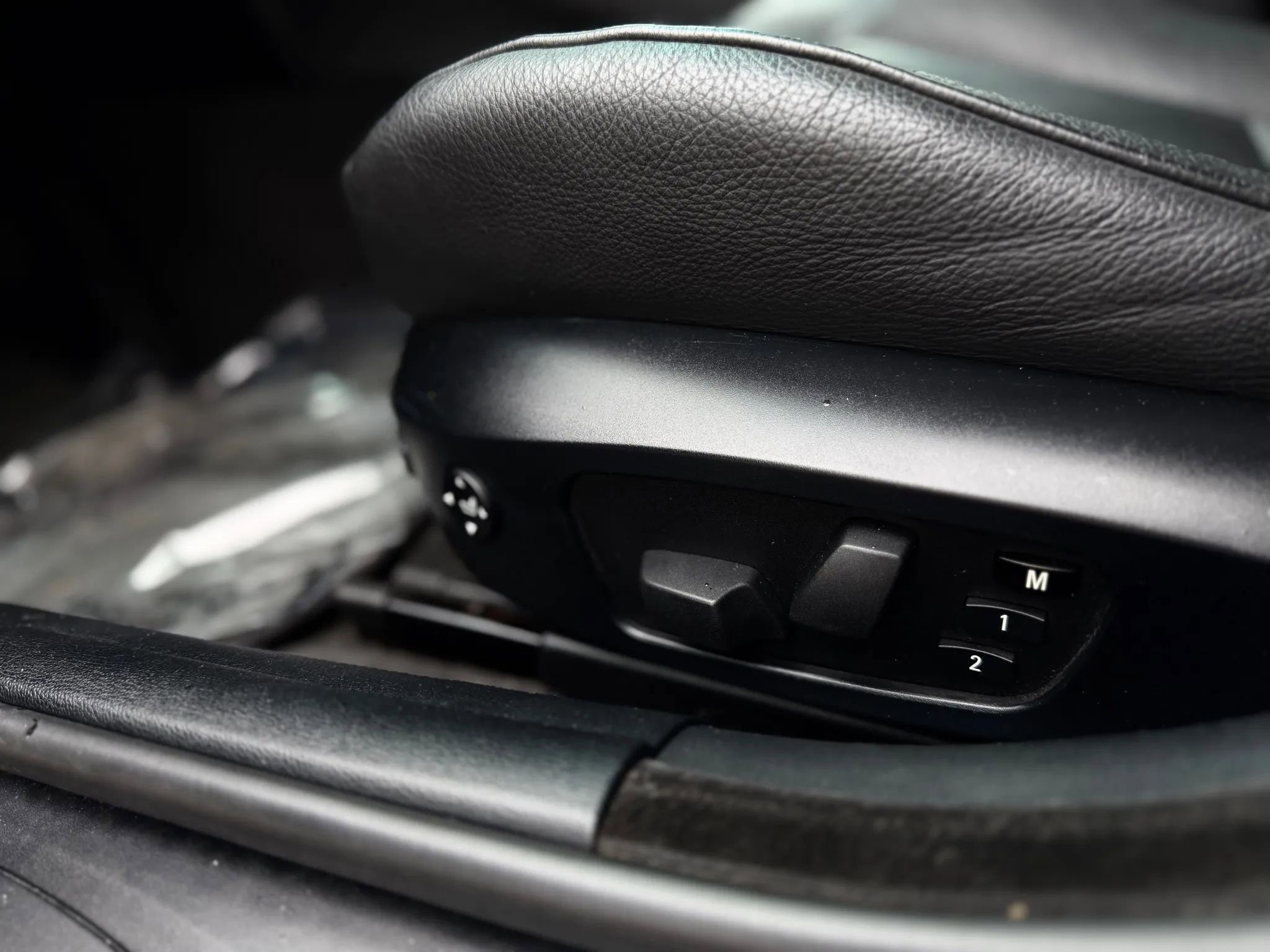 Used 2006 BMW 330xi Sedan image 13