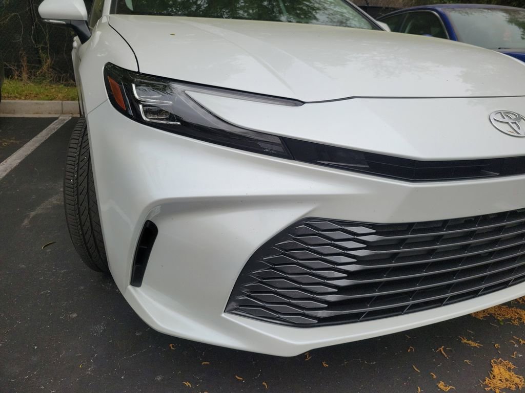 Used 2025 Toyota Camry XLE image 8