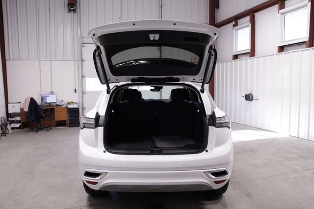 Used 2022 Buick Envision Avenir w/ Technology Package II image 20