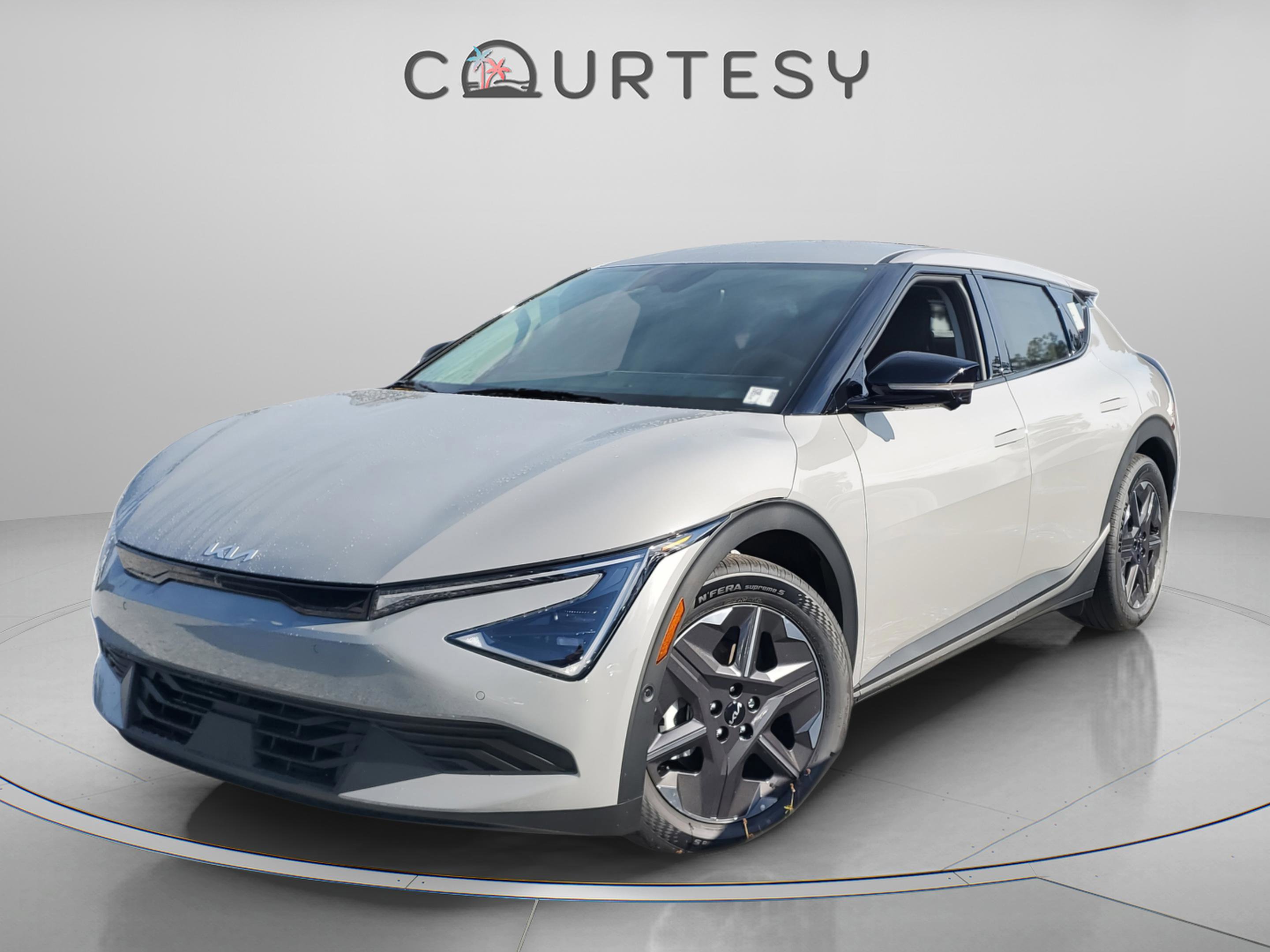 New 2025 Kia EV6 Light w/ Light LR Technology Package image 1