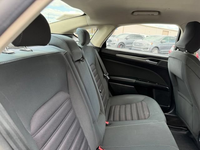 Used 2018 Ford Fusion SE w/ Fusion SE Technology Package FWD image 22