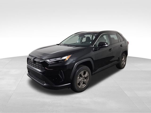 Used 2025 Toyota RAV4 XLE image 2