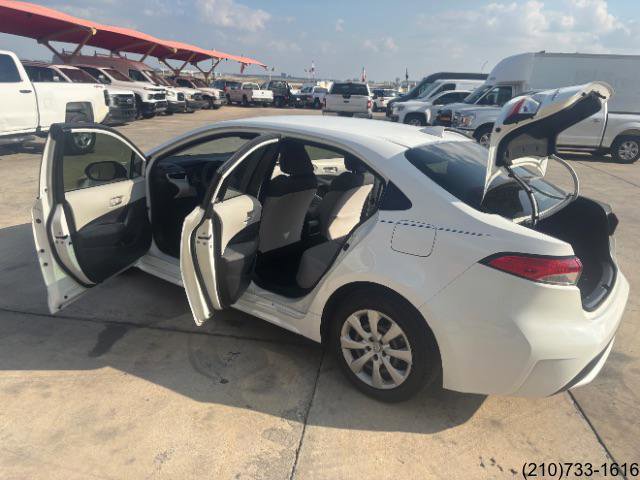 Used 2021 Toyota Corolla LE image 14