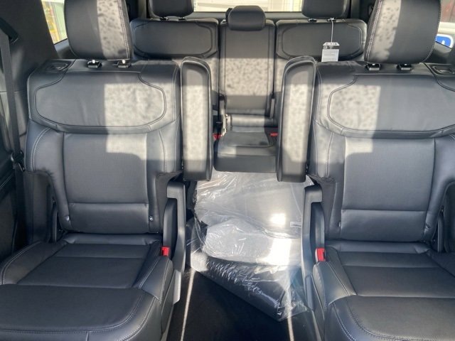 New 2025 Ford Expedition Platinum w/ Stealth Performance Package image 22