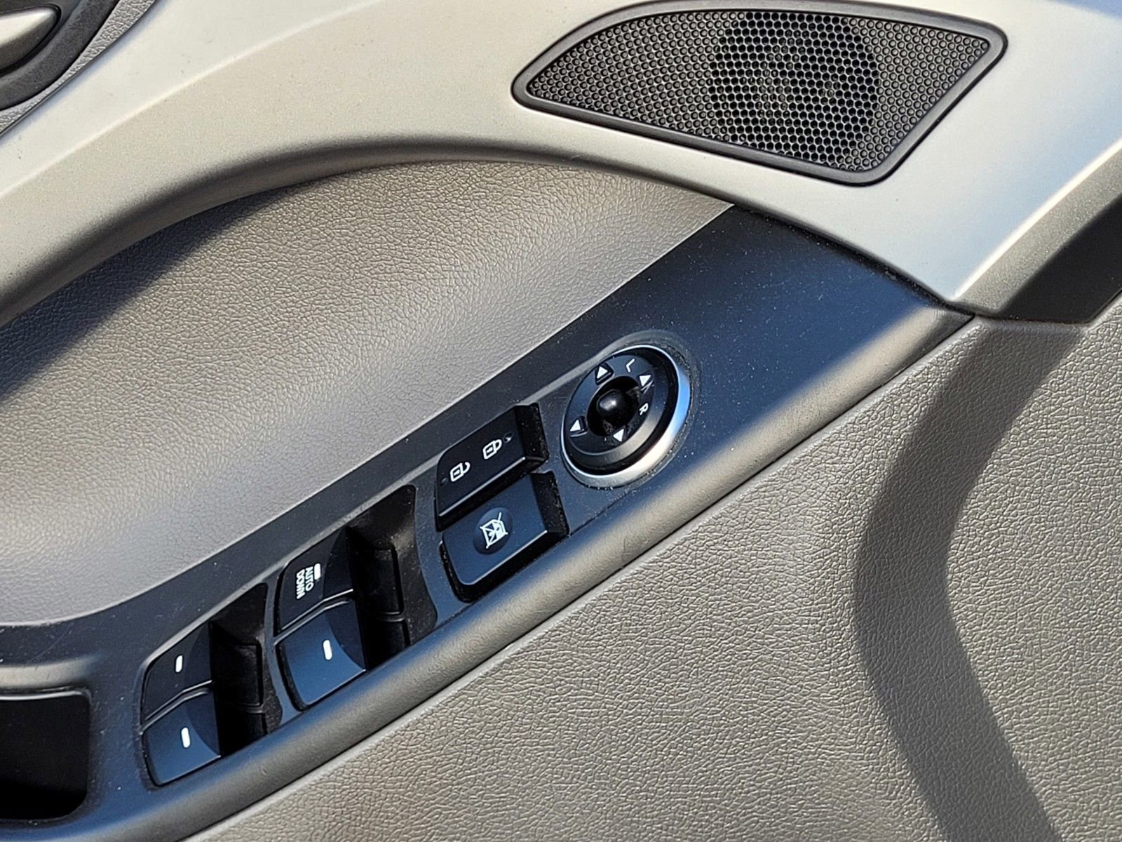 Used 2016 Hyundai Elantra SE image 22