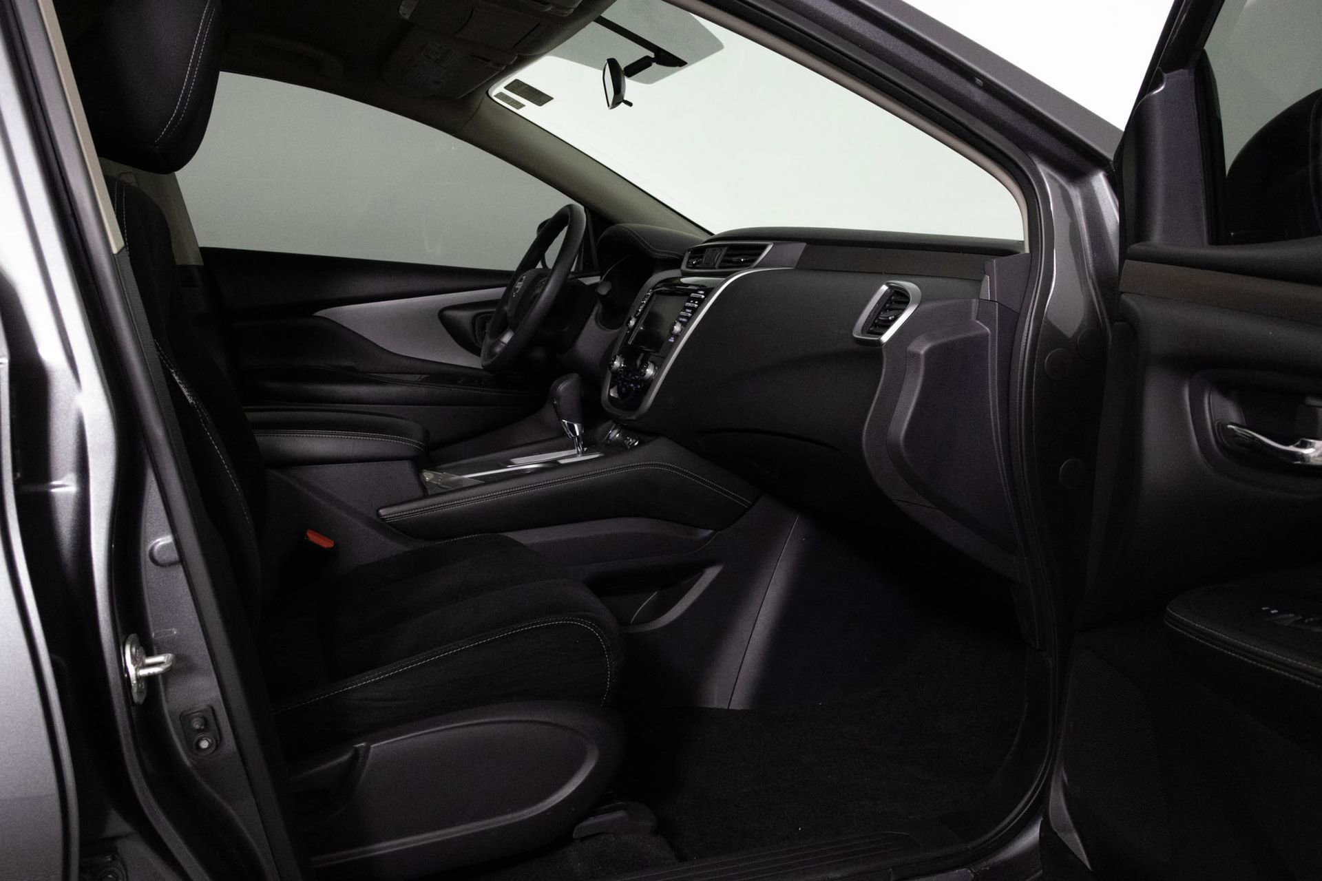 Used 2019 Nissan Murano S image 37